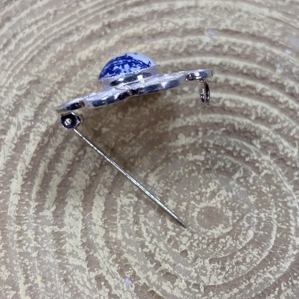 Vintage Sterling Delft Holland‎ Filigree Style Pin Holland Porcelain Center